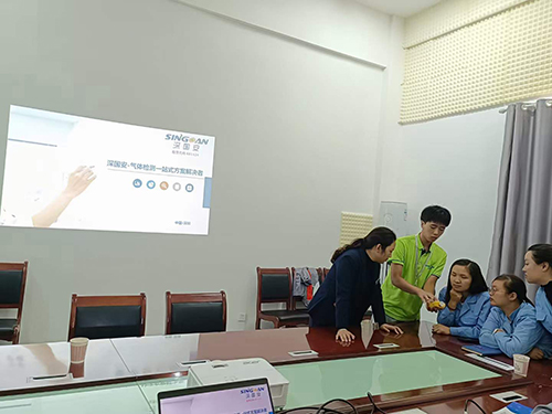 深國安技術(shù)人員現(xiàn)場技術(shù)指導(dǎo)