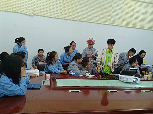 深國安技術(shù)人員現(xiàn)場技術(shù)指導(dǎo)